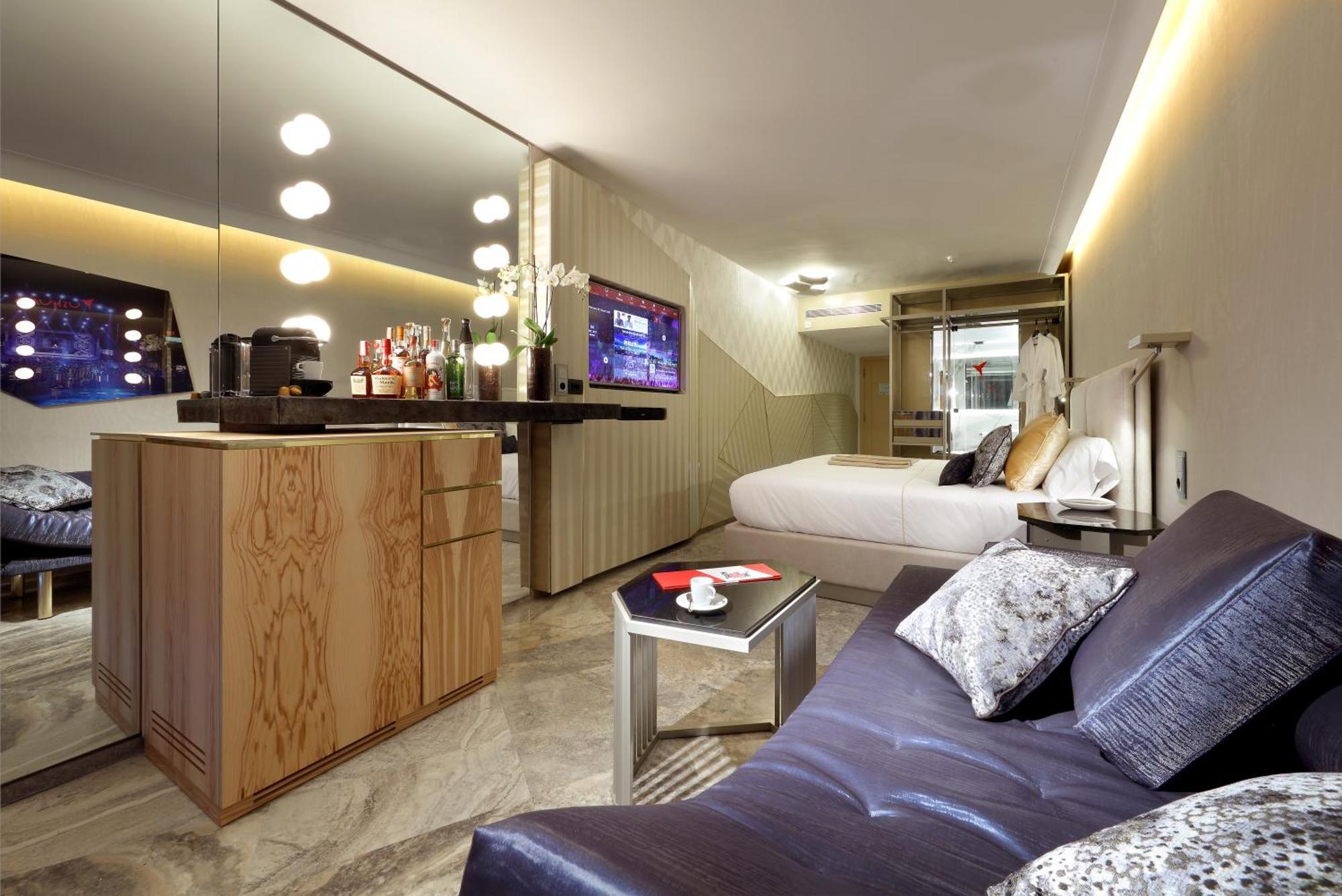 Superior Club - Entrance to Ushuaia Club Included