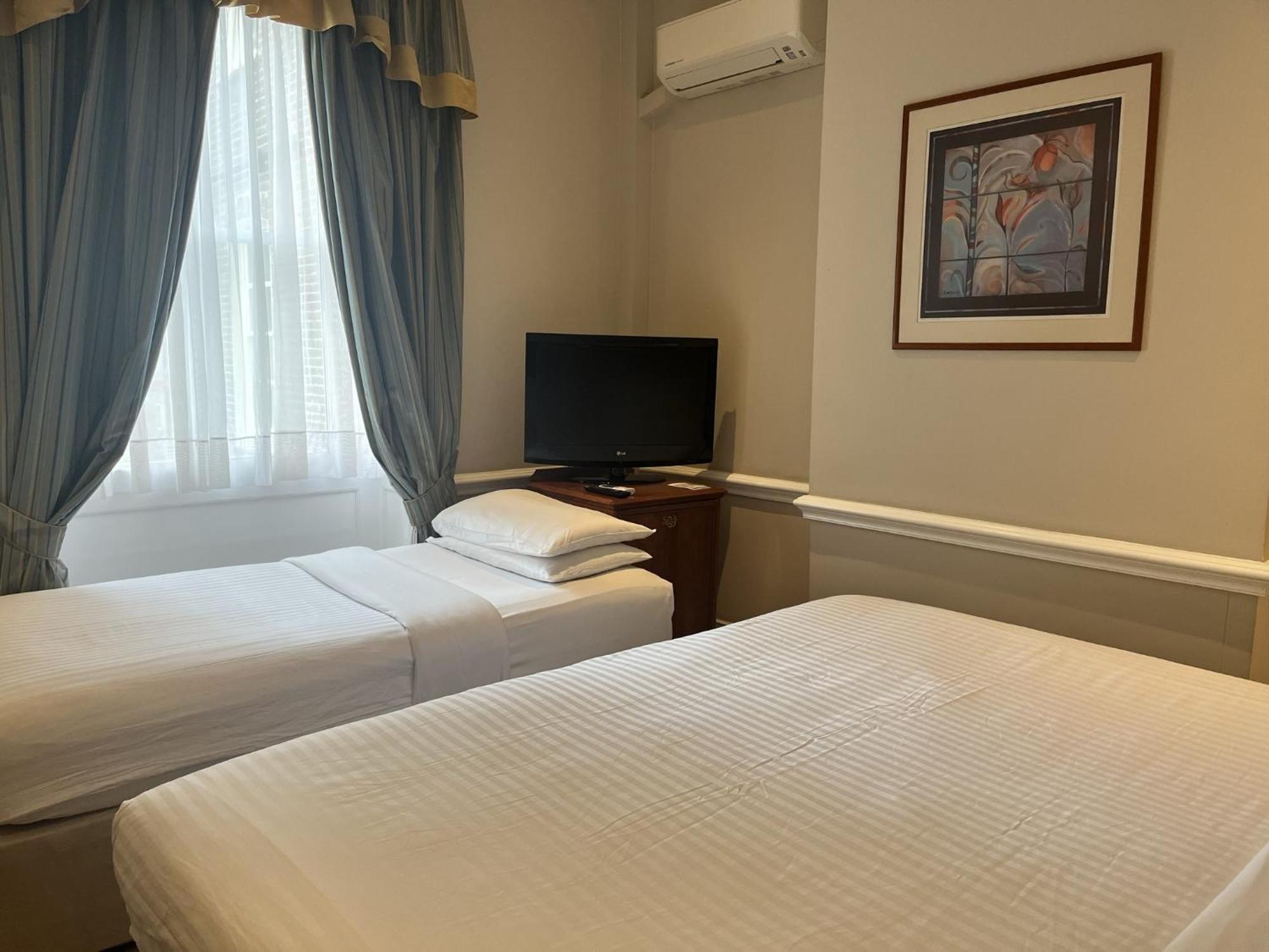 Triple Room,1632205308:JPEG