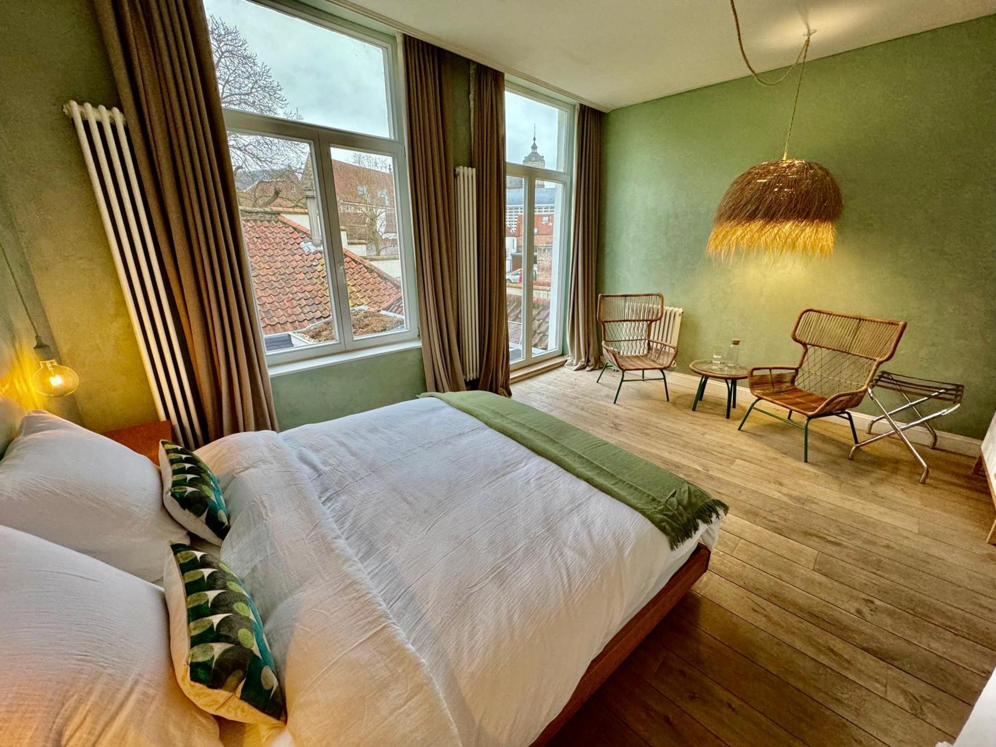 Deluxe Queen Room