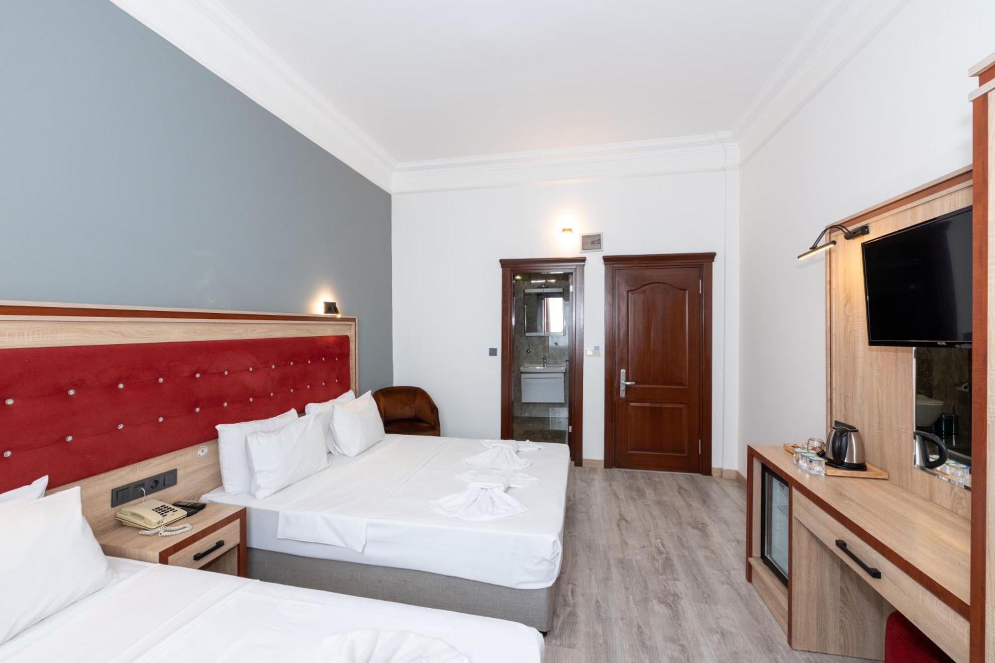 Triple Room with Balcony,1659453816:JPEG