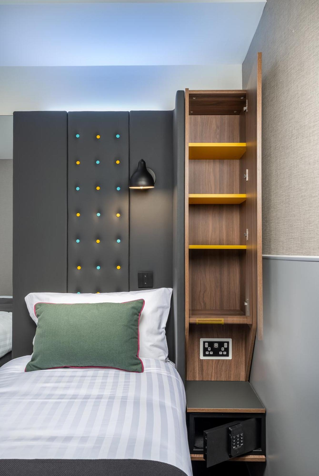 Comfy Twin Room