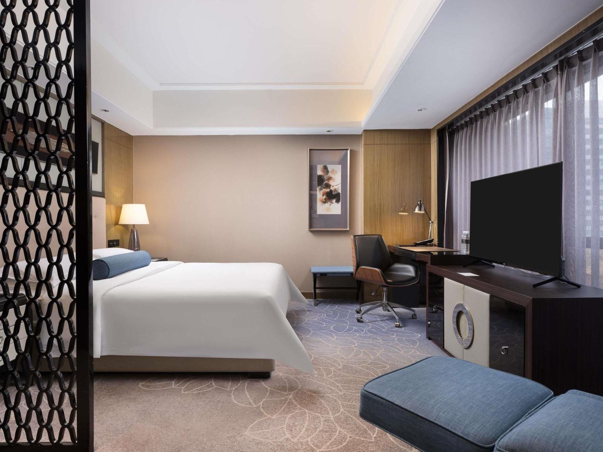 Executive King Room,1704916124:JPEG