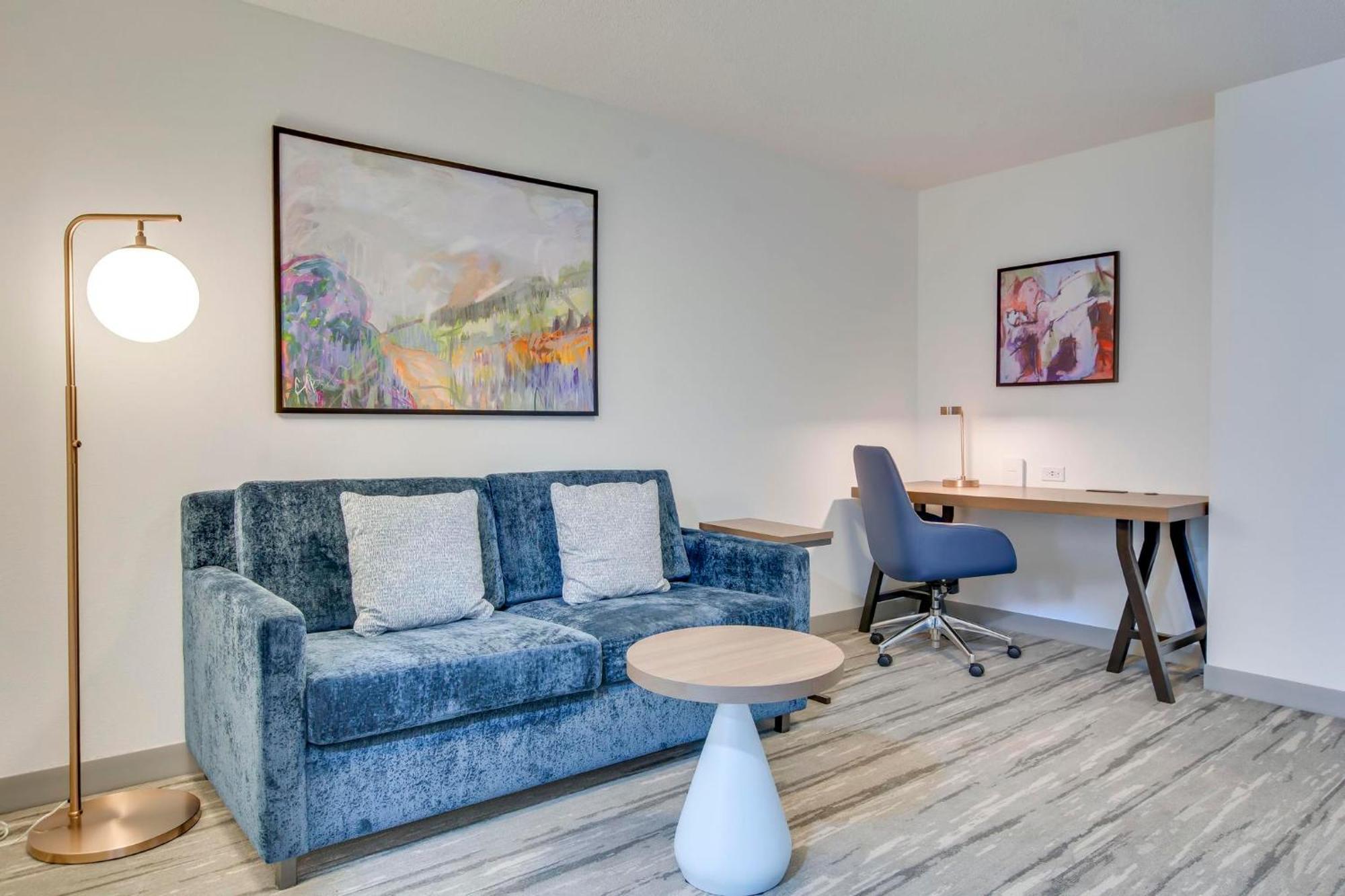 One-Bedroom Suite with Two Double Beds