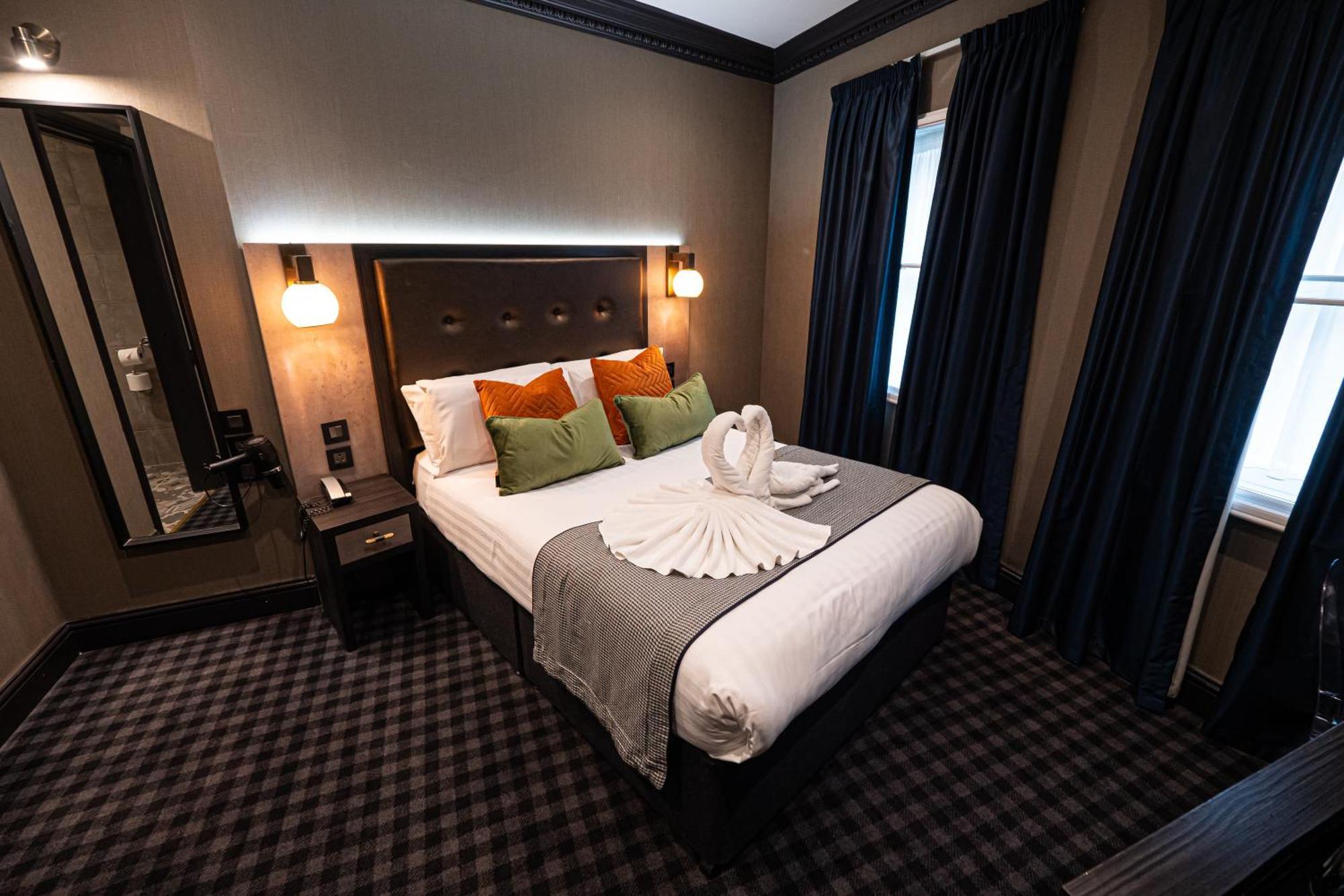 Deluxe Double Room,1743053785:JPEG