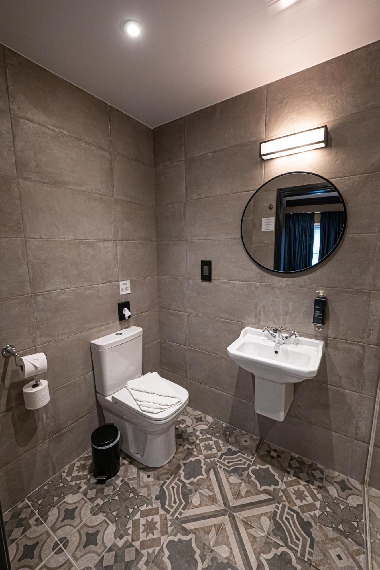 Deluxe Quadruple Room,1743053724:JPEG