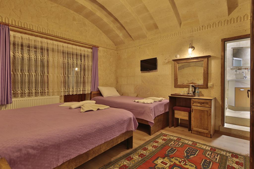 Superior Triple Room with Balcony,175160541:JPEG