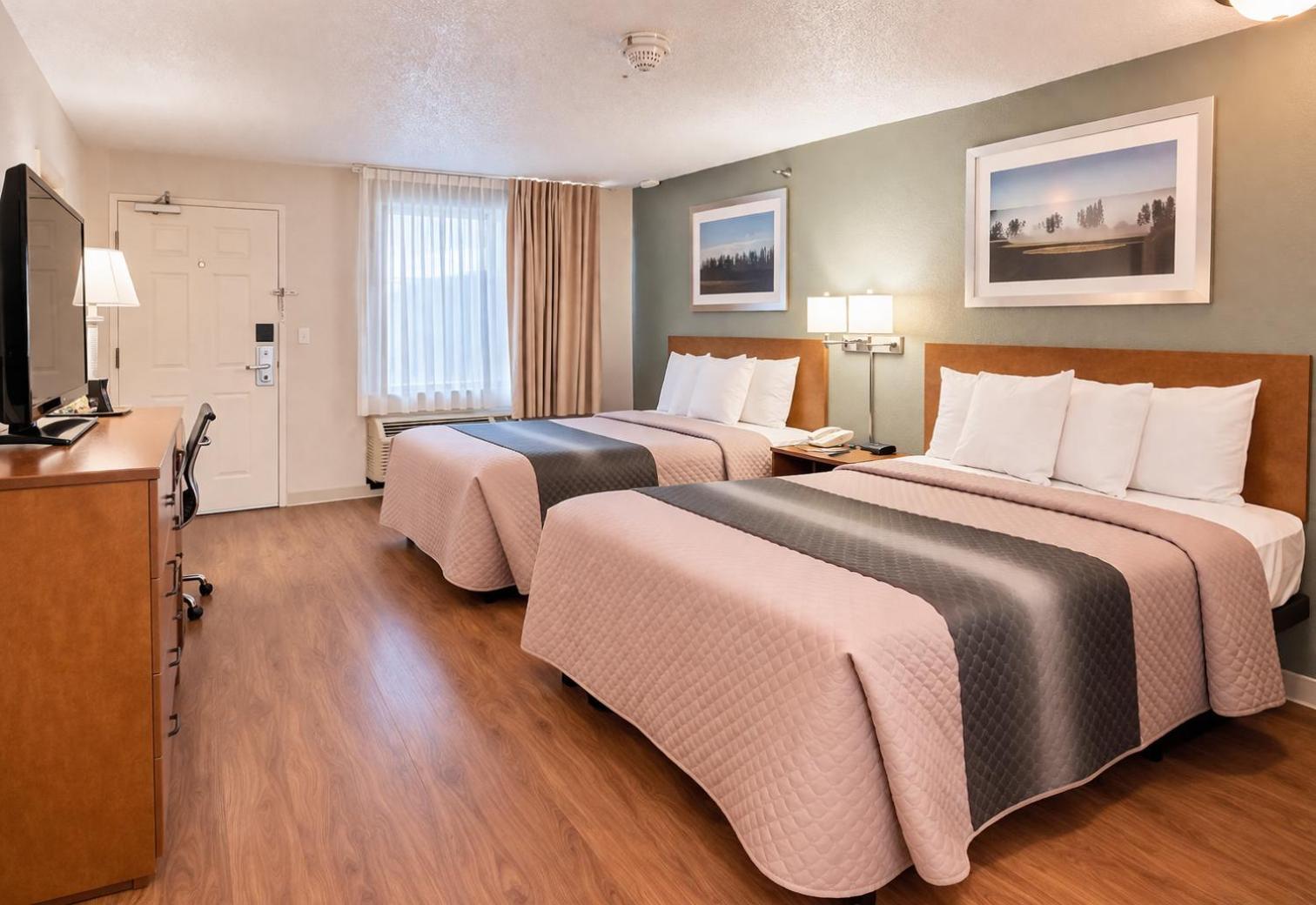 Studio Room with Two Queen Beds Non-Smoking