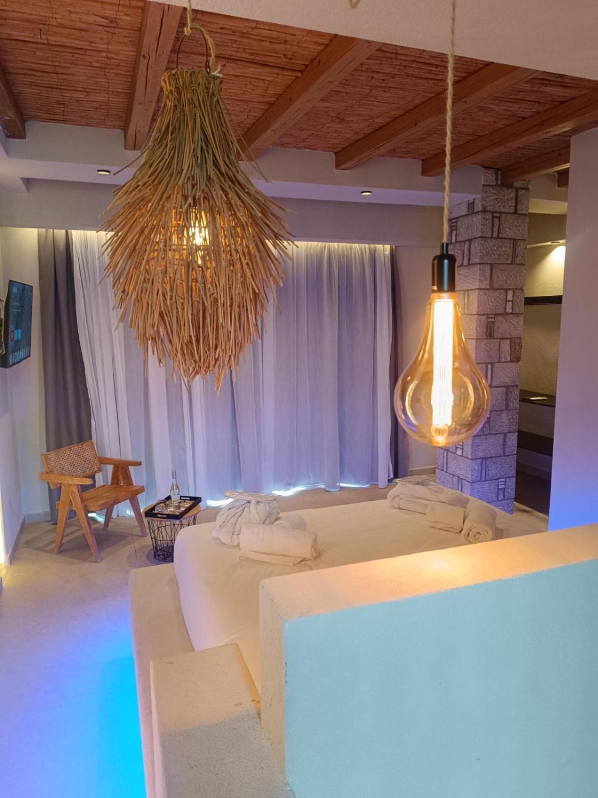 Deluxe Doppel-/Zweibettzimmer mit Zugang zum Pool