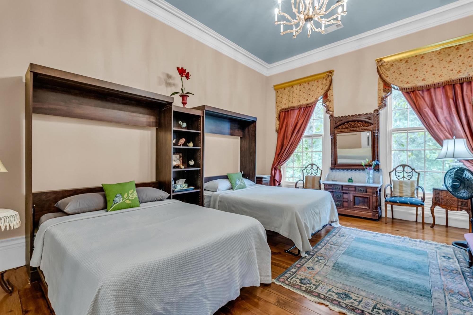 Queen Suite