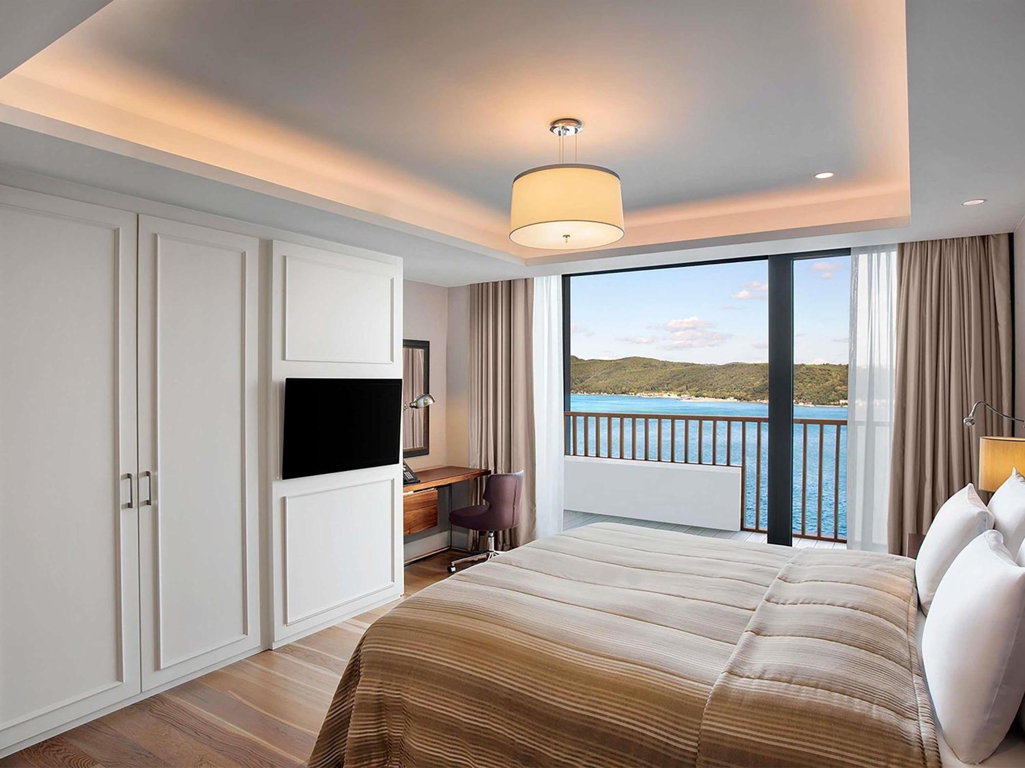 Residence One-Bedroom Bosphorus View