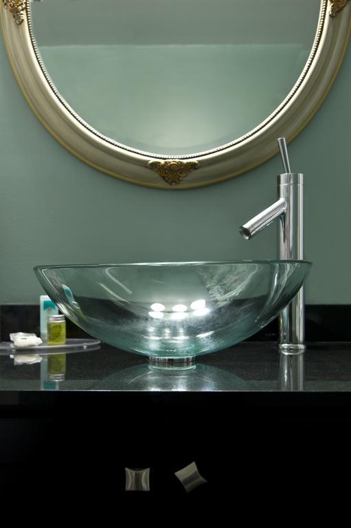 Classic Queen,264762825:JPEG