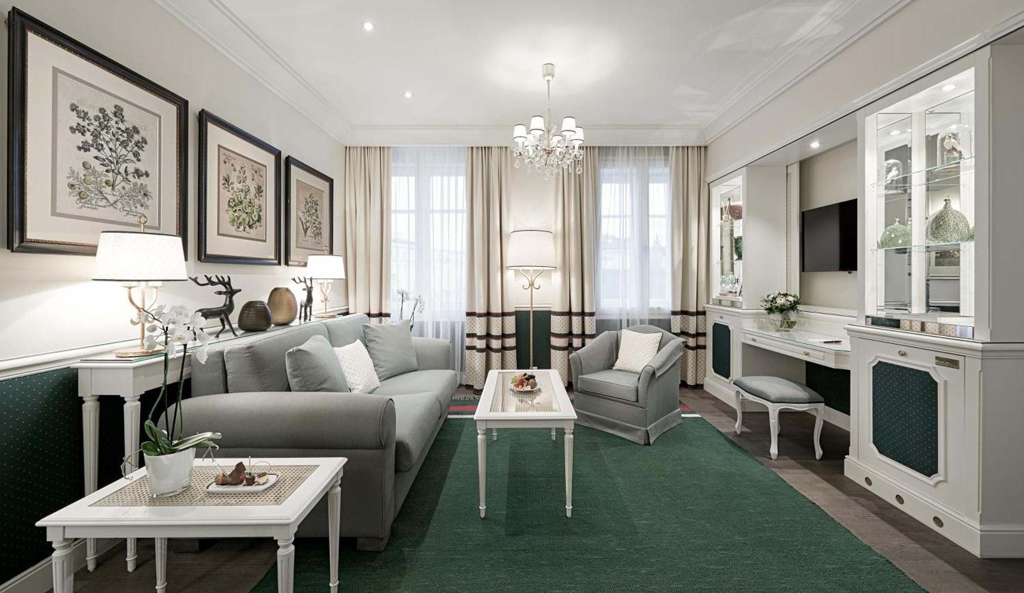 Suite,1009989742:JPEG