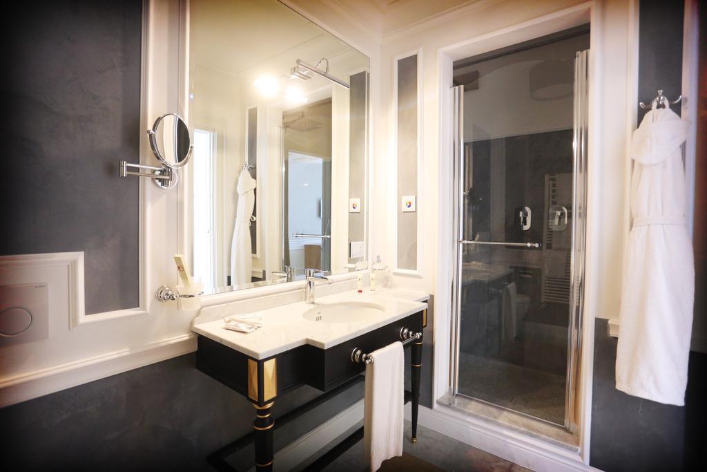 Deluxe Double or Twin Room,1279849093:JPEG