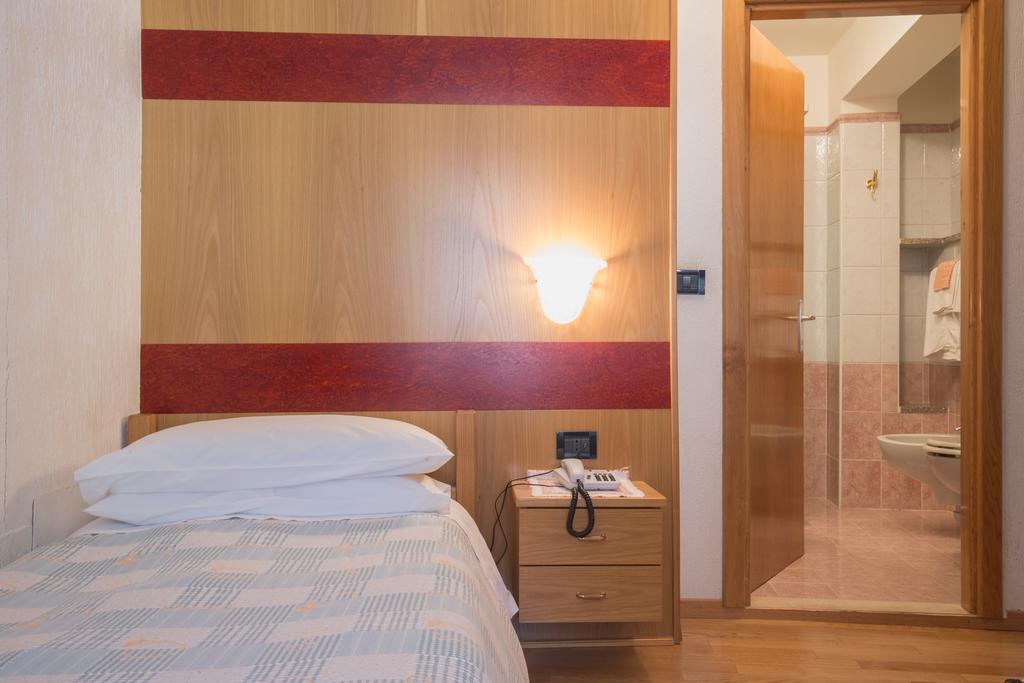 Single Room,1588103998:JPEG