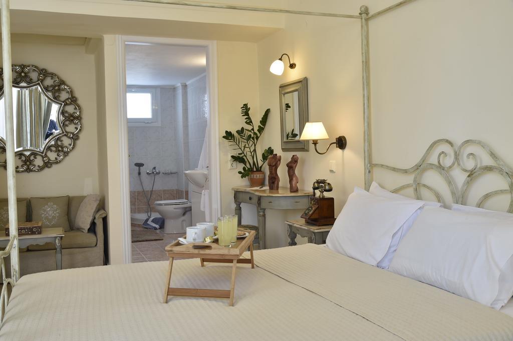 Superior Double Room (Double Bed & Sofa)
