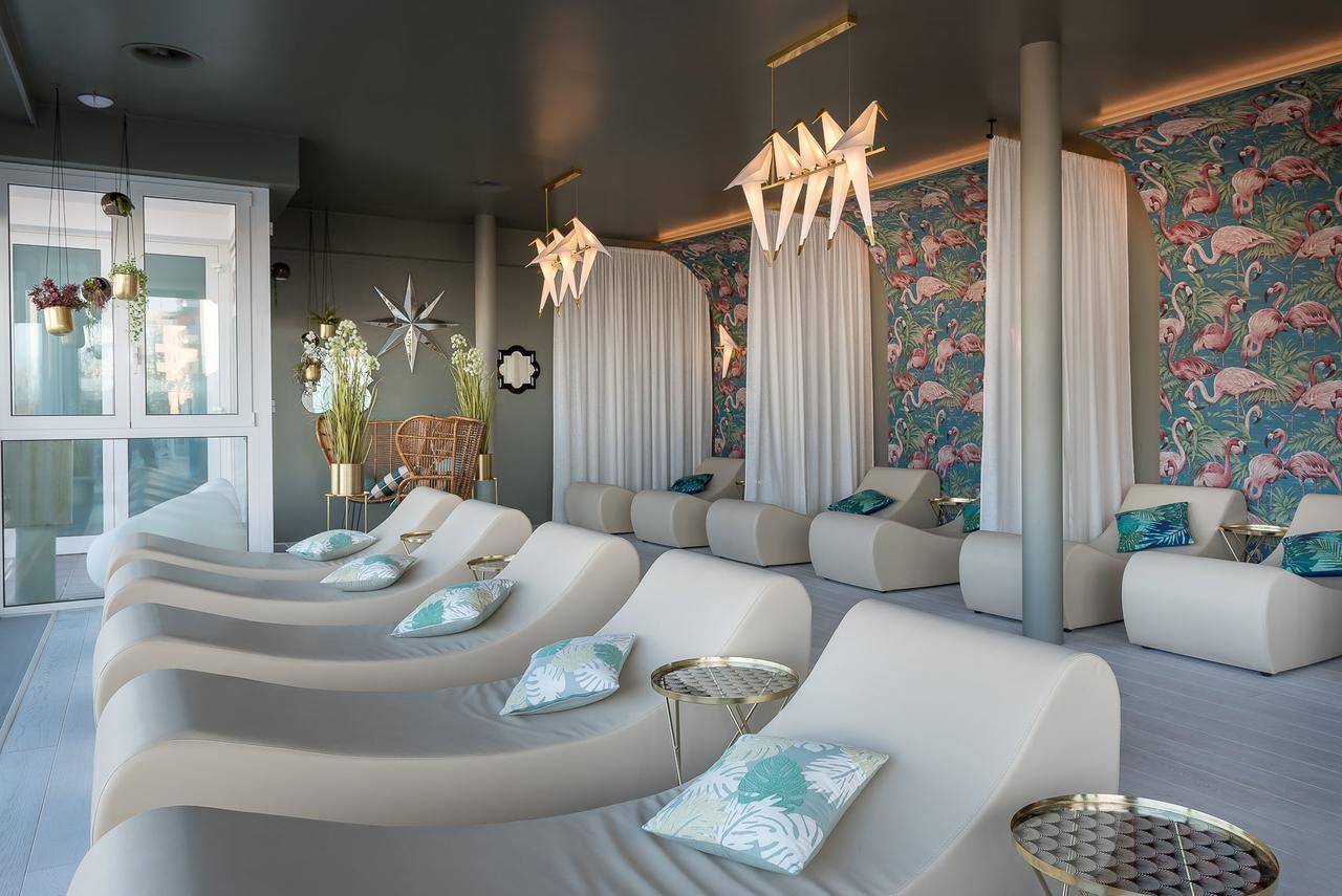 Chambre Triple avec Vue sur la Mer et Accès au Spa