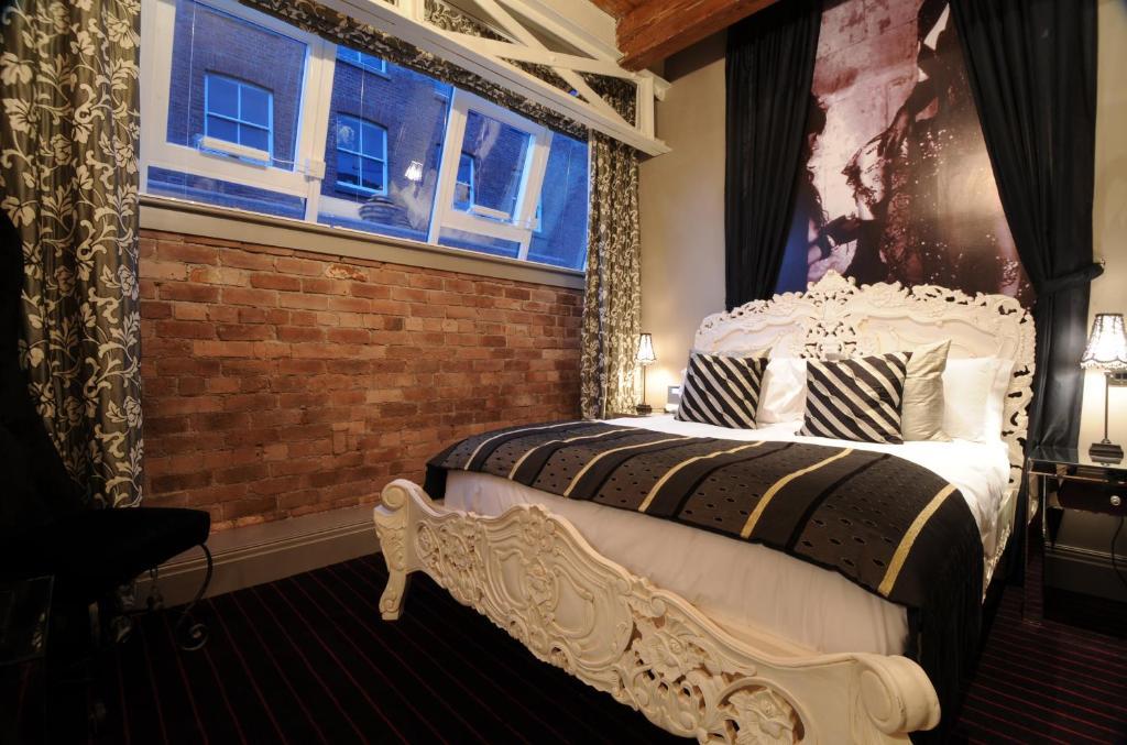 Quarto Clássico com Cama King-size