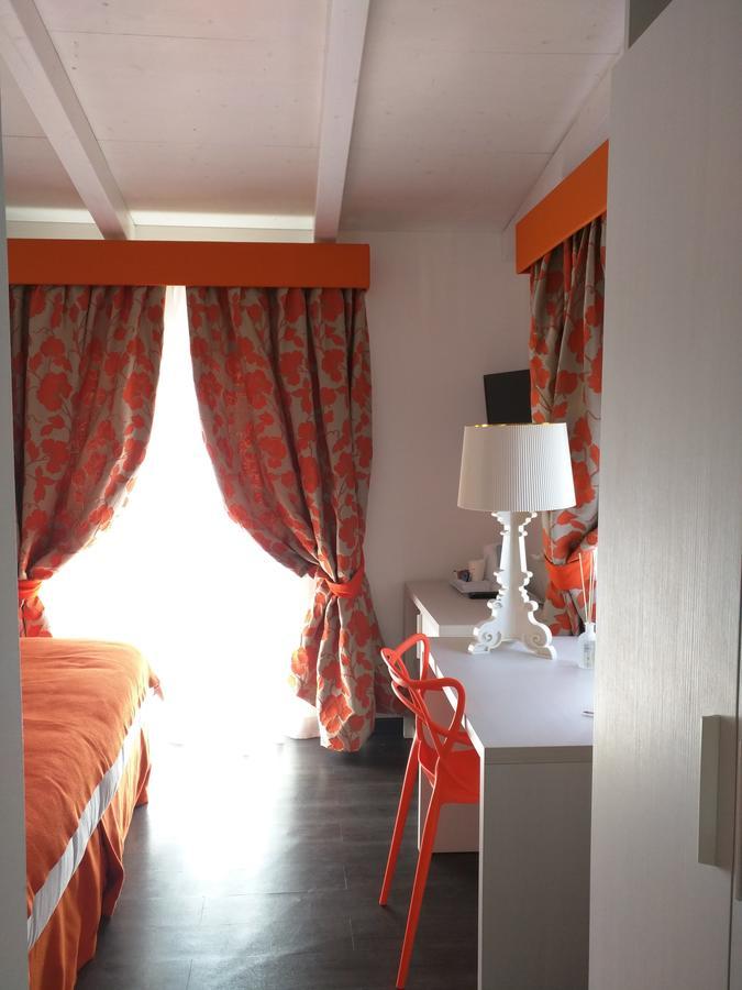 Double or Twin Room with Sea View,804993783:JPEG