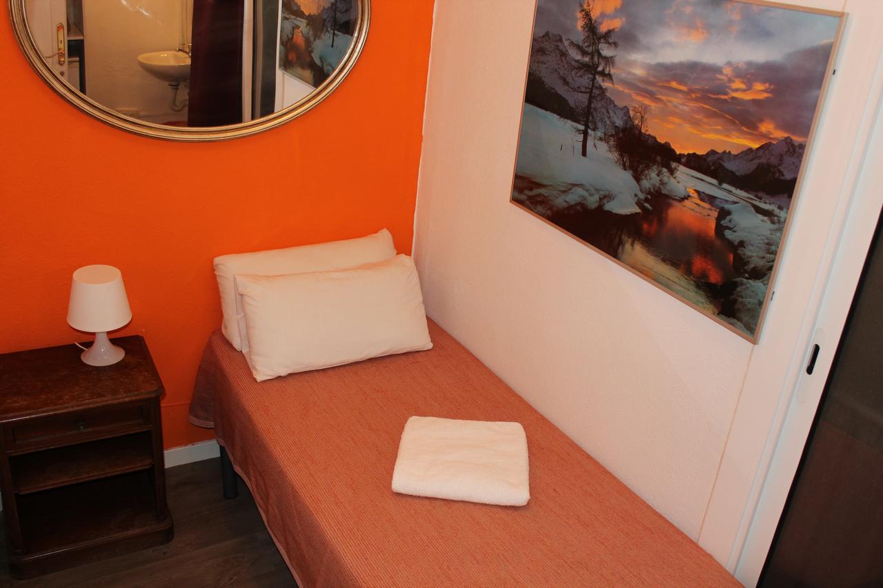 Single Room,630958044:JPEG