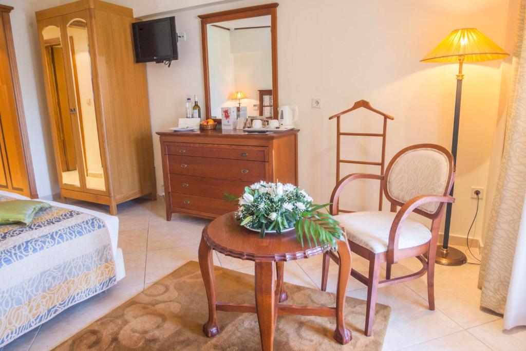 Chambre Double - Vue sur Piscine