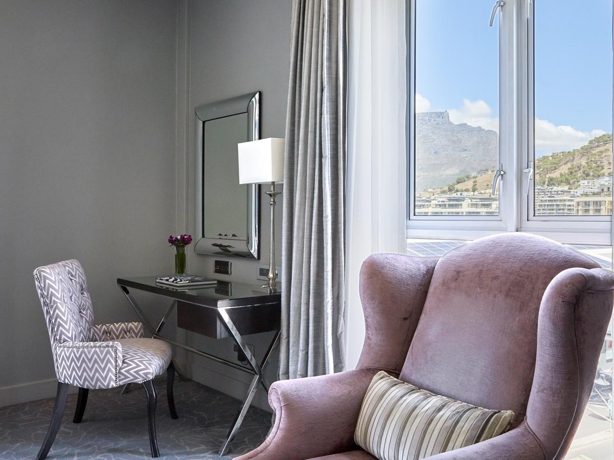 Premium Doppel- oder Zweibettzimmer mit Bergblick