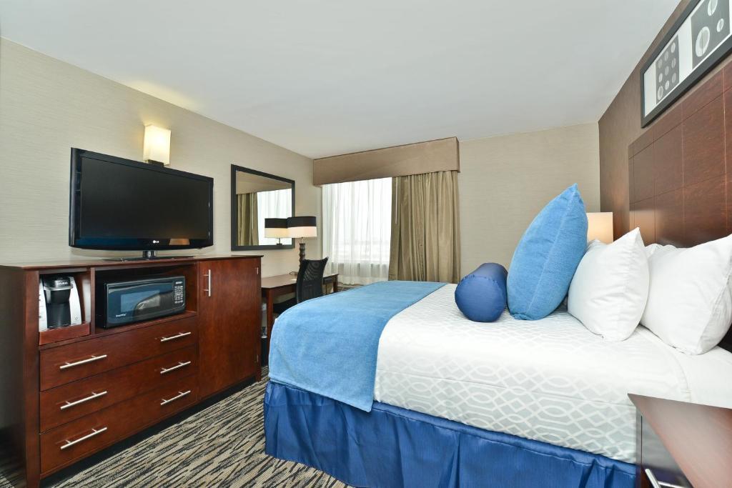 Queen Room