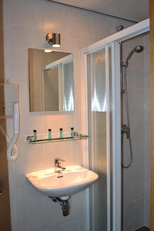 Double Room,117213310:JPEG