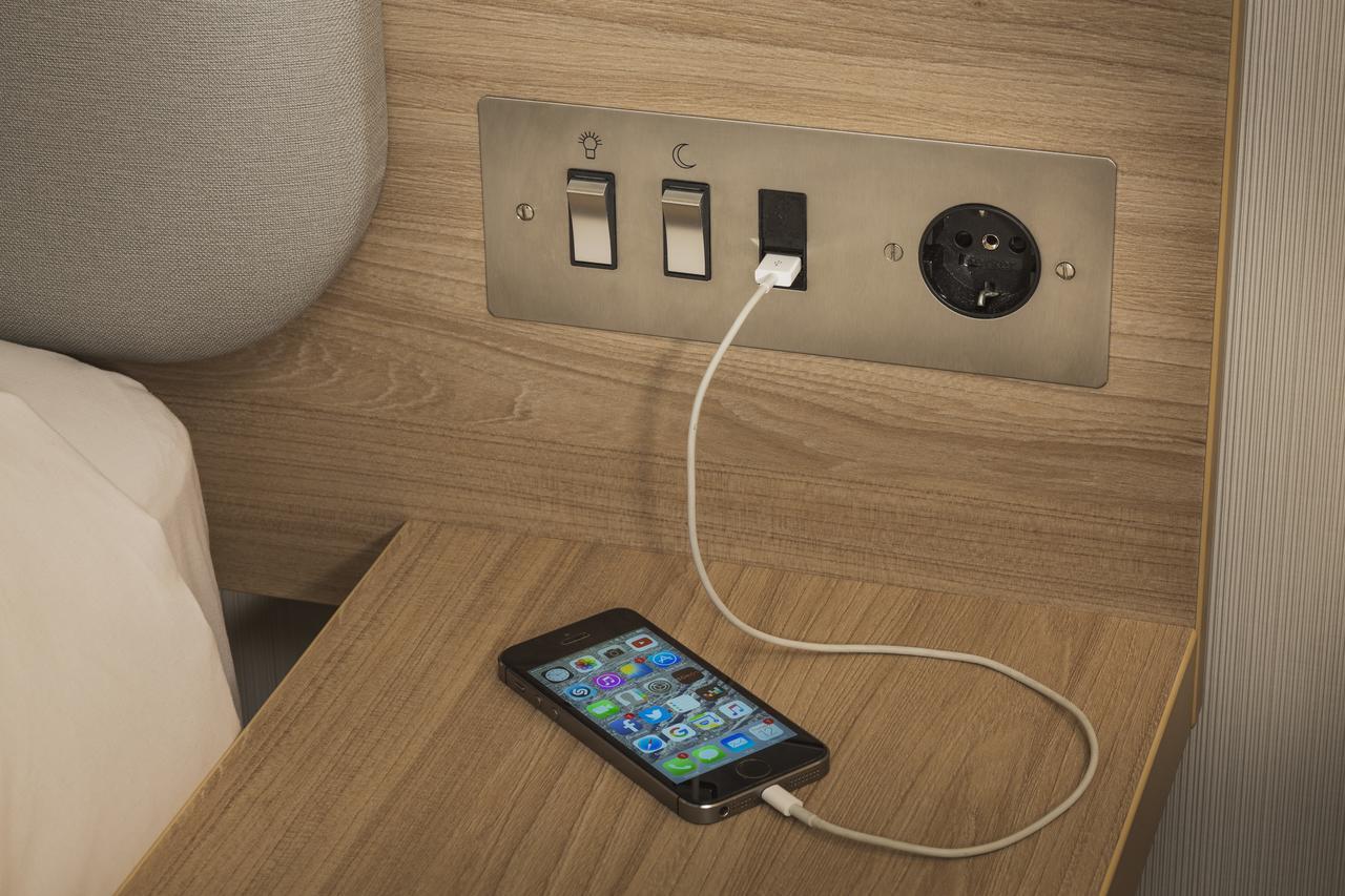 Standard Doppelzimmer mit Einzelschlafsofa – mit kostenlosem warmen Frühstück