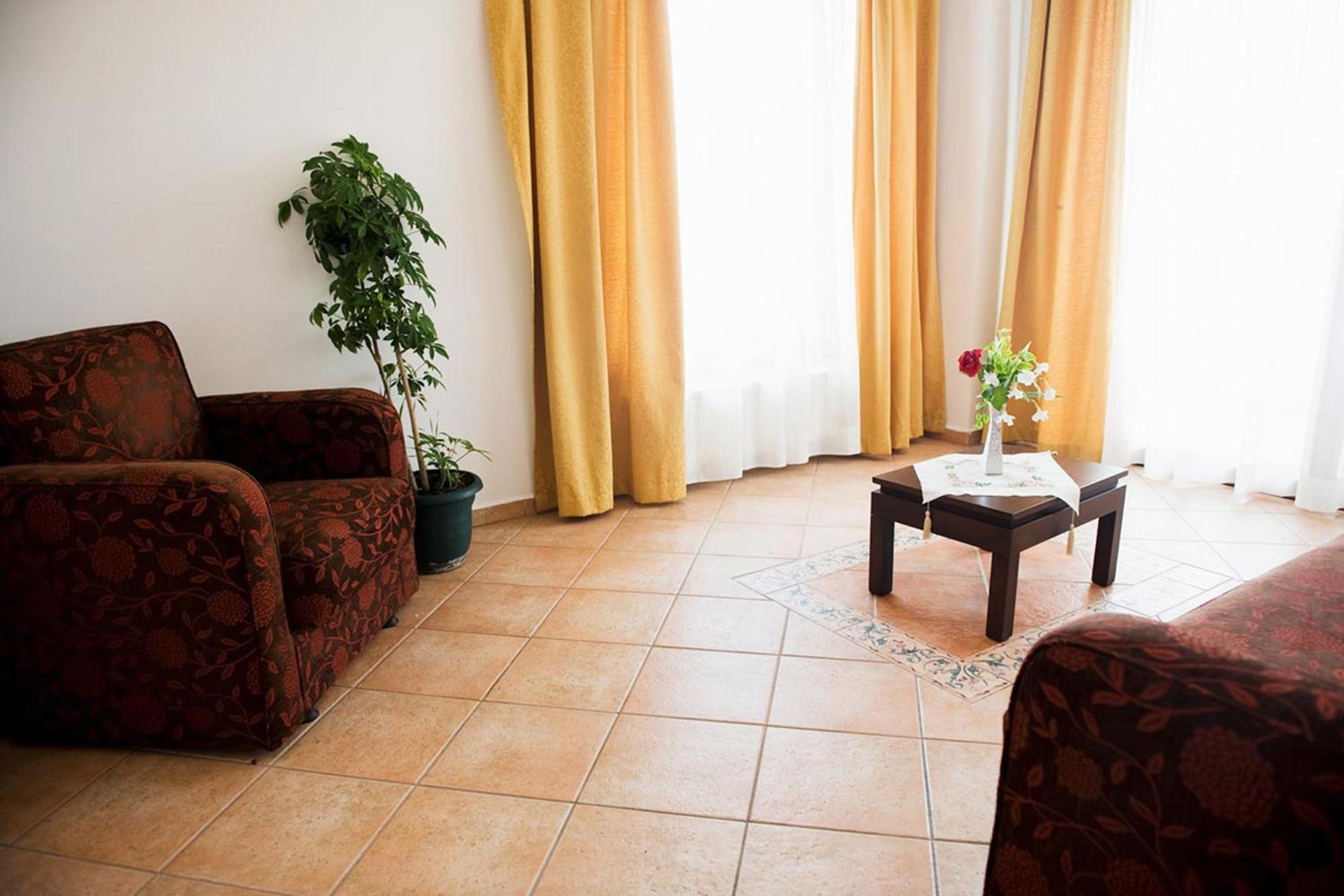 Suite Room
