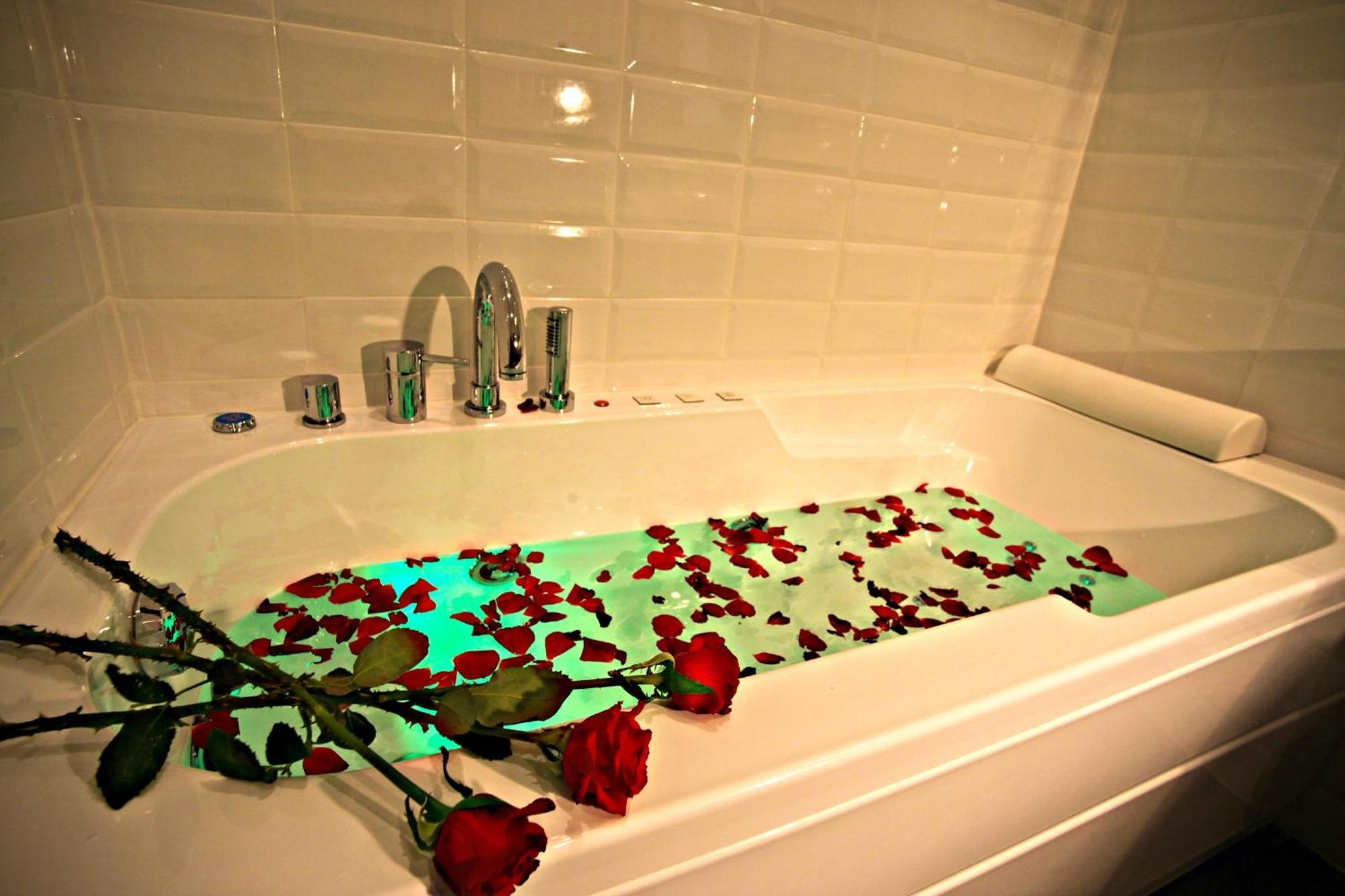 Habitación Deluxe con bañera de hidromasaje individual