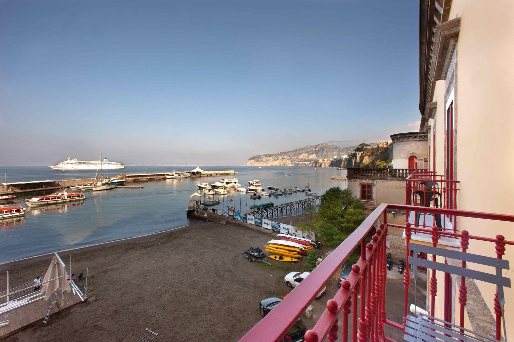 Deluxe Double Room Balcony Sea View,1038993757:JPEG