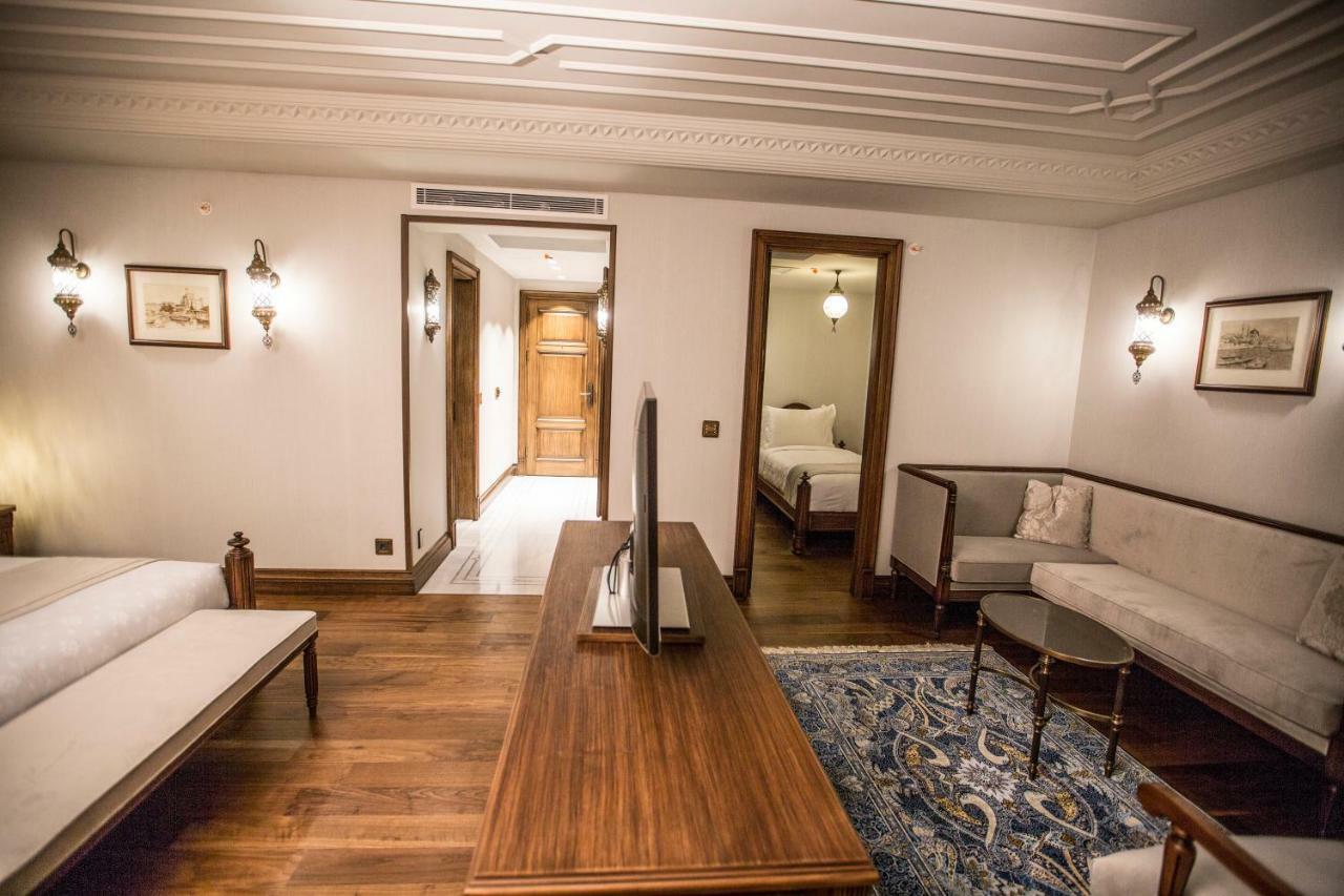 Suite Familiare con Vista Verde Verticale