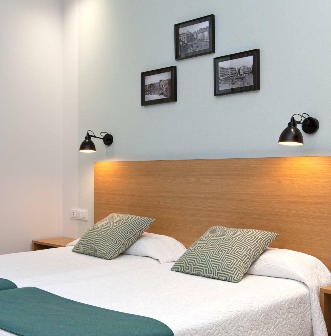 Triple Room with Puerta del Sol Views,1607676261:JPEG