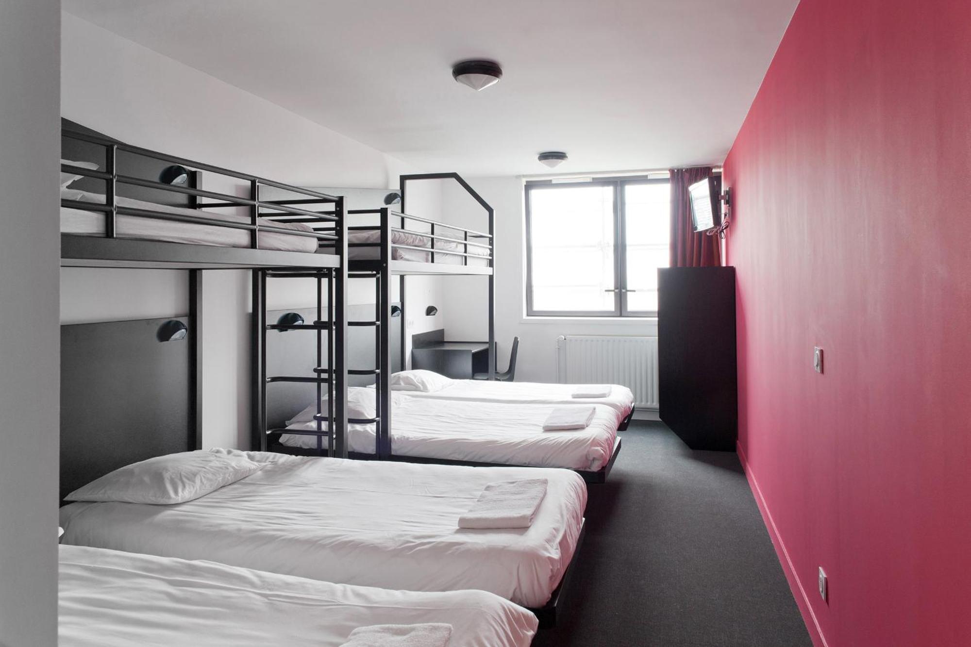 Quarto Familiar com Casa de Banho Privativa