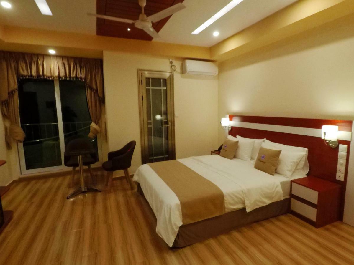 Habitación Triple Superior con balcón privado