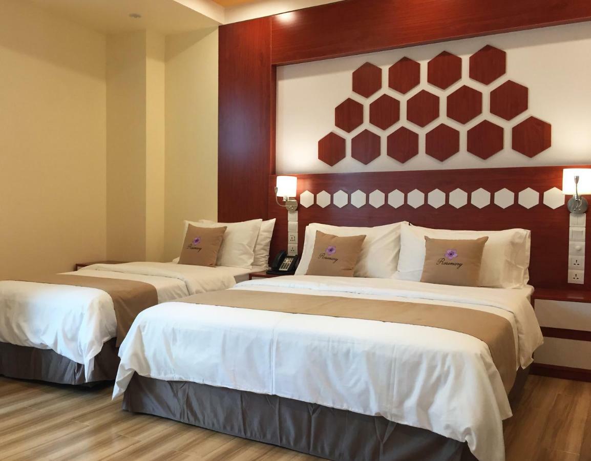 Suite Doble con balcón privado y bañera