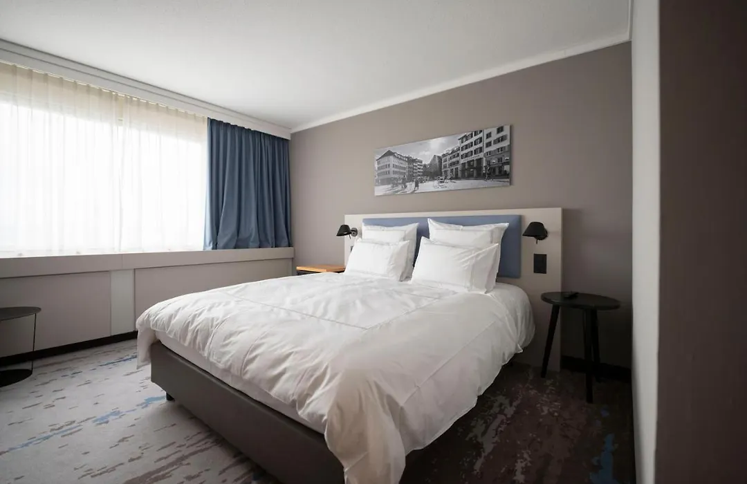 Becozy Self Check-In & Pop-Up Hotel-1