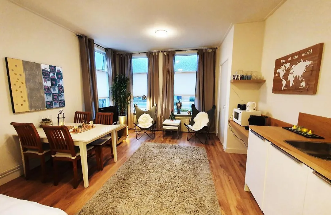 Studio in rietgedekte boerderij, geheel privé, hond vriendelijk-1