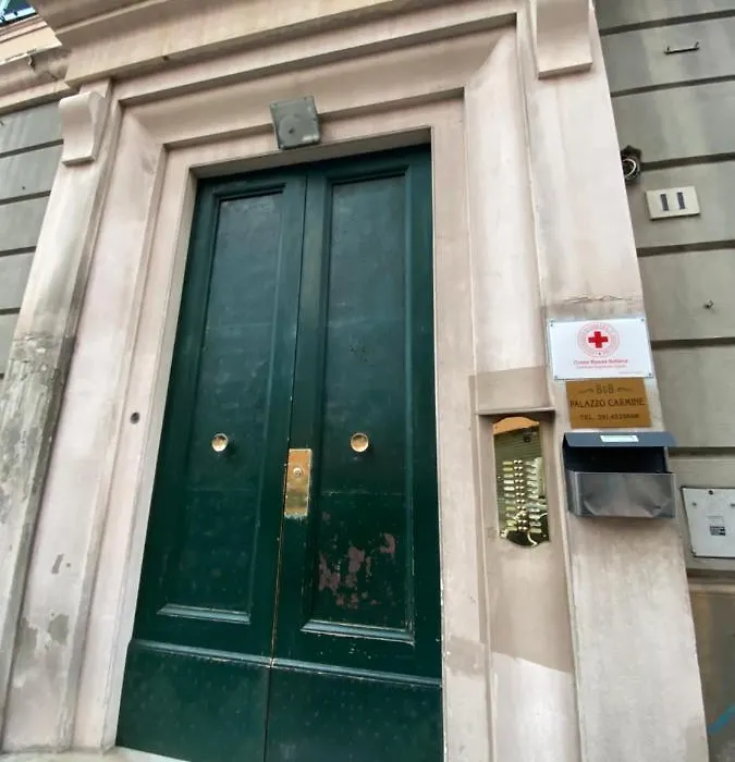 Palazzo Carmine a due passi dall'Acquario-1