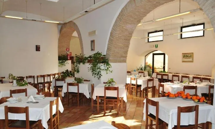 Hotel Madonna Di Loreto-1