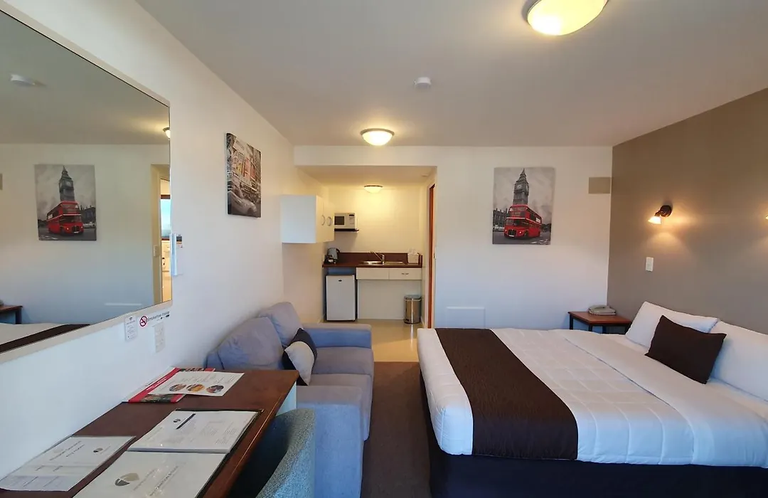 Airways Motel-1