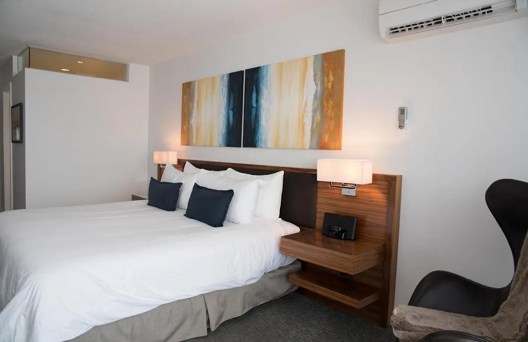 Qualicum Beach Inn-1