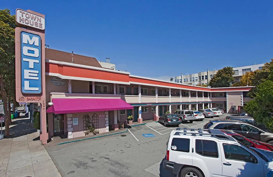 Town House Motel-1