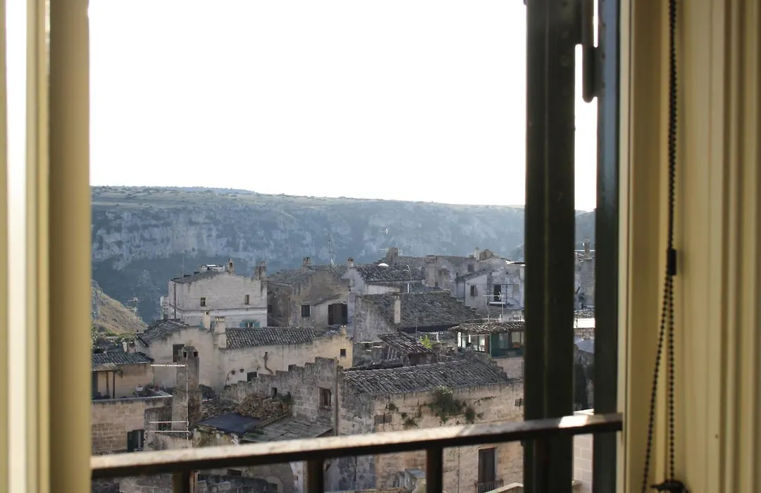 Locus Amoenus-1