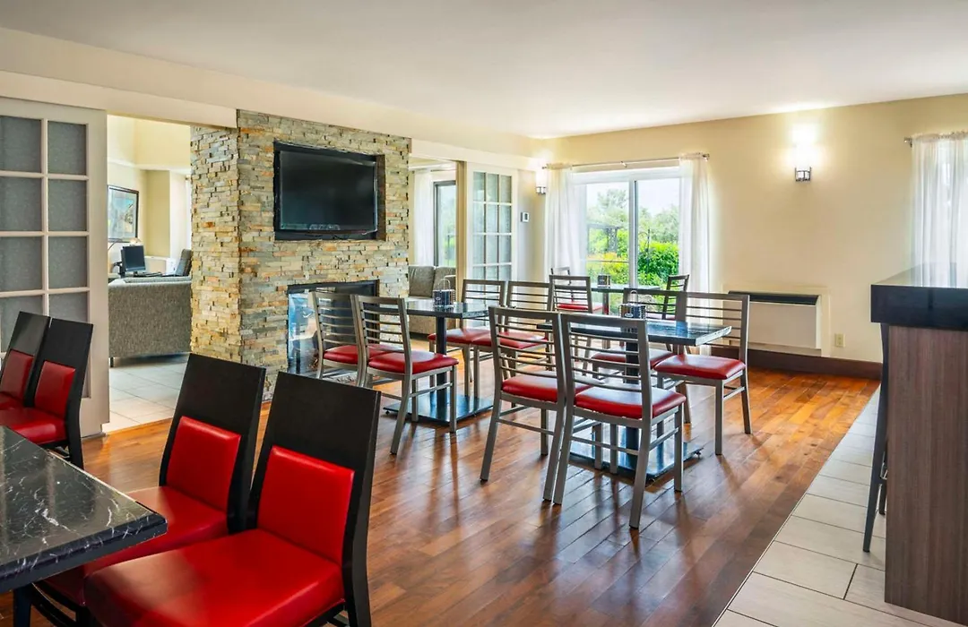 Comfort Inn Newmarket - Aurora-1