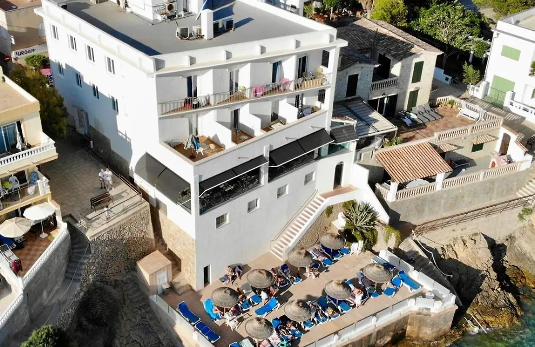 Hostal Dragonera-1