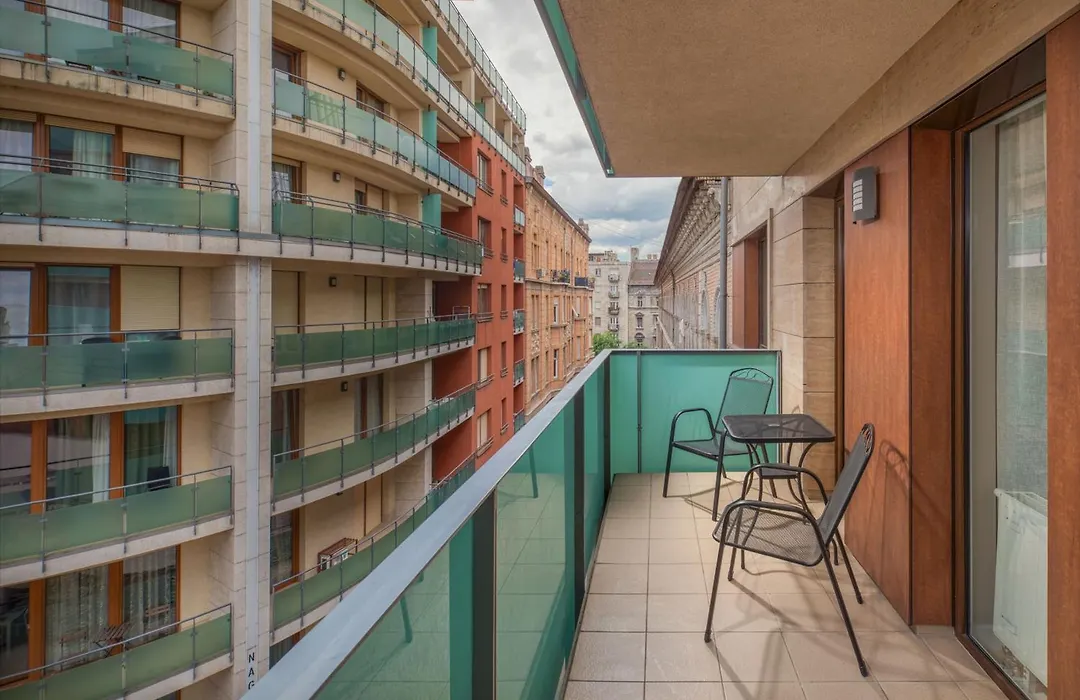 Escala Hotel&Suites-1