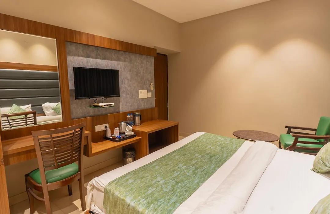 Hotel Amritsar International 2 Min Walk From Amritsar Bus Stand-1