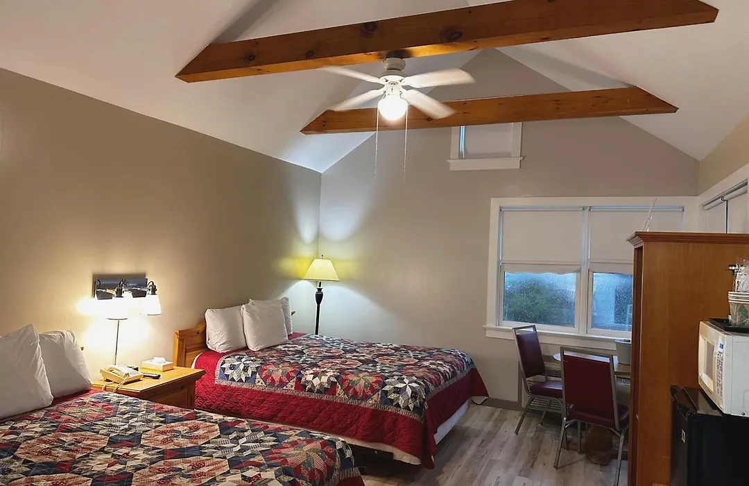 Spruce Lane Lodge And Cottages-1
