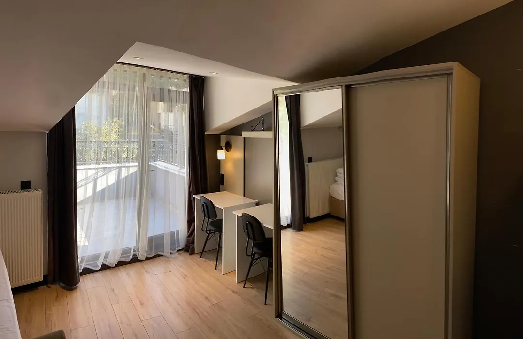 Global Suites Hotel-1